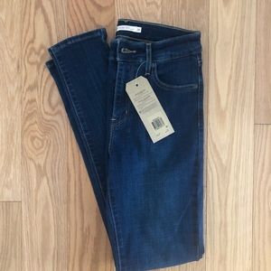 LLevi’s 721 high rise skinny jeans blue story